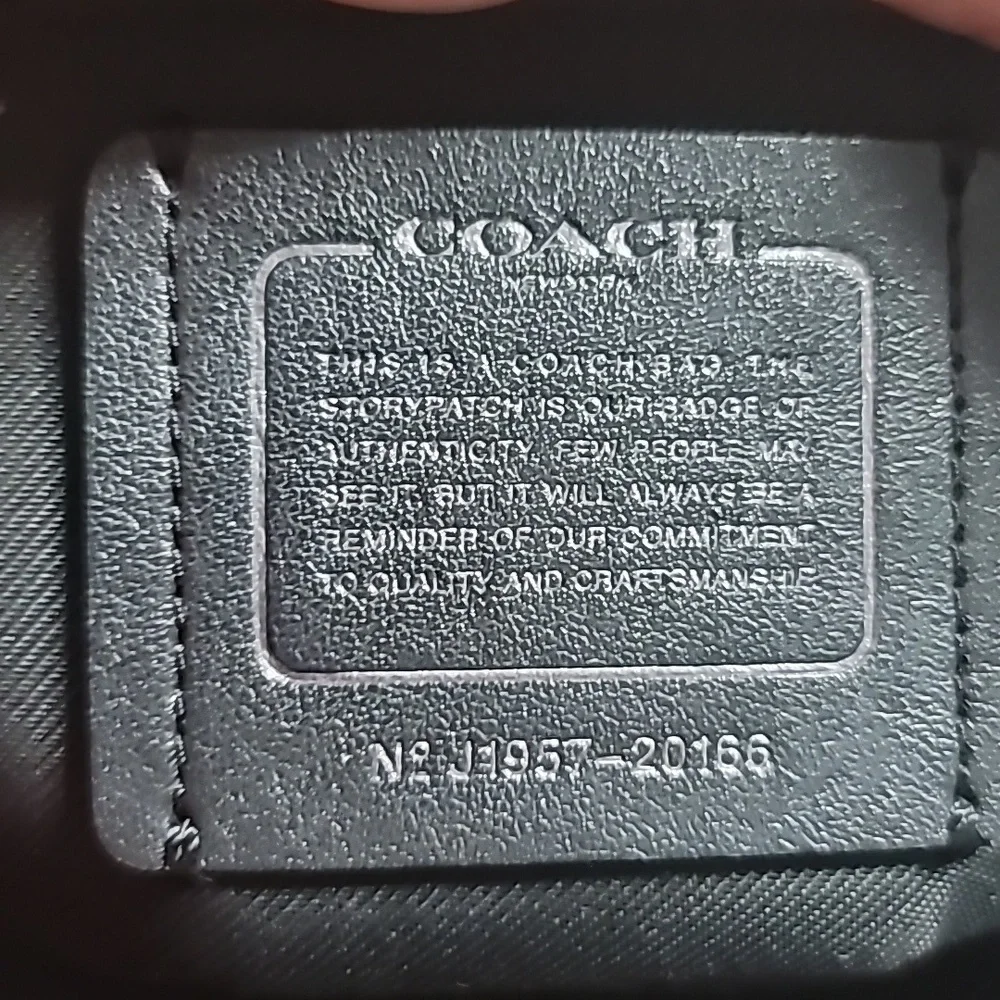 COACH Chain Prairie Satchel in Excellent Condition 2019 - Picture 12 of 14